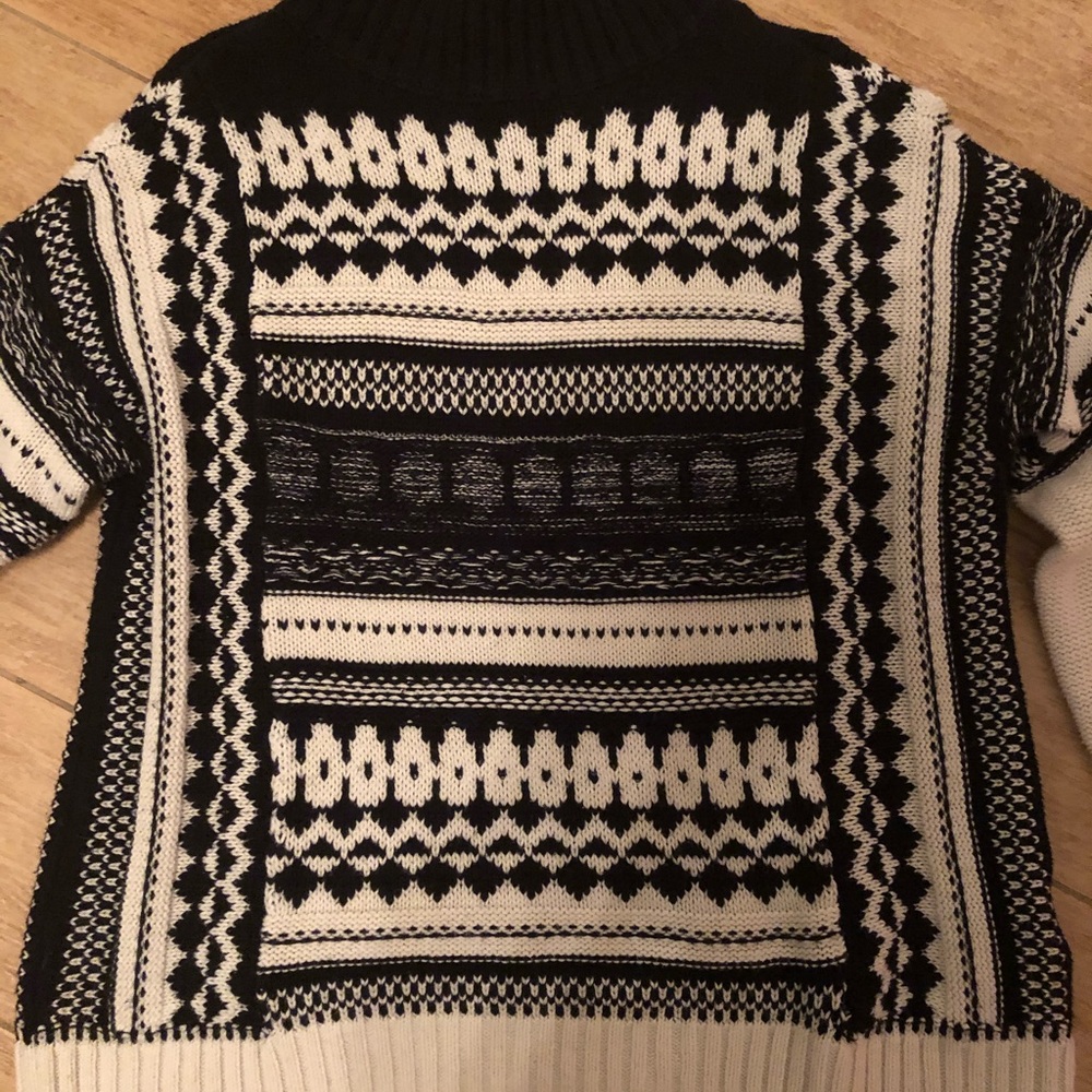 Champs Sweater - Picture 4 of 6